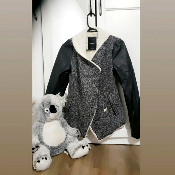 Black laid Jacket - Picture 1 of 3